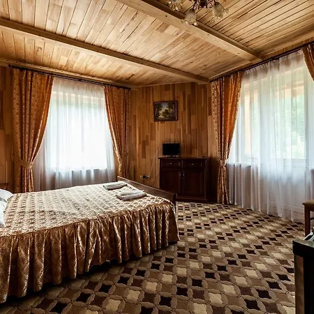 Olga Hotel Tatariv